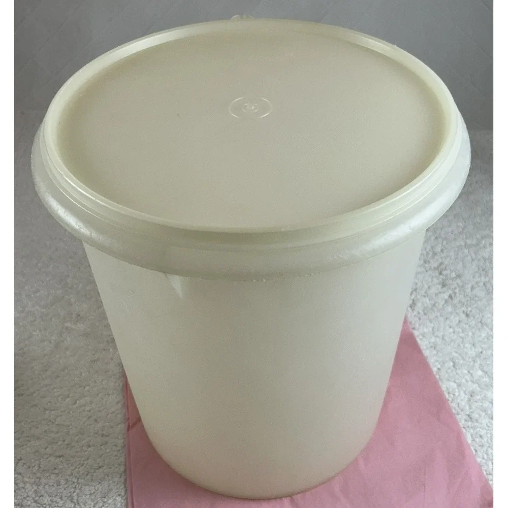 Vintage Tupperware Jumbo 9 Qt Sheer Storage Canister Container w/Snap Lid
